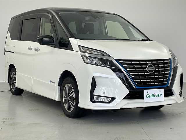 日産 セレナ e－パワー ハイウェイスター V 茨城県 2022(令4)年 2.7万km ブリリアントホワイトパール 2トーン 純正１０型ナビ　フルセグＴＶ　Ｂｌｕｅｔｏｏｔｈ　全周囲カメラ　後席モニター　スマートルームミラー　ブラインドスポットモニター　レーダークルーズコントロール　衝突軽減ブレーキ　ＬＥＤヘッドランプ