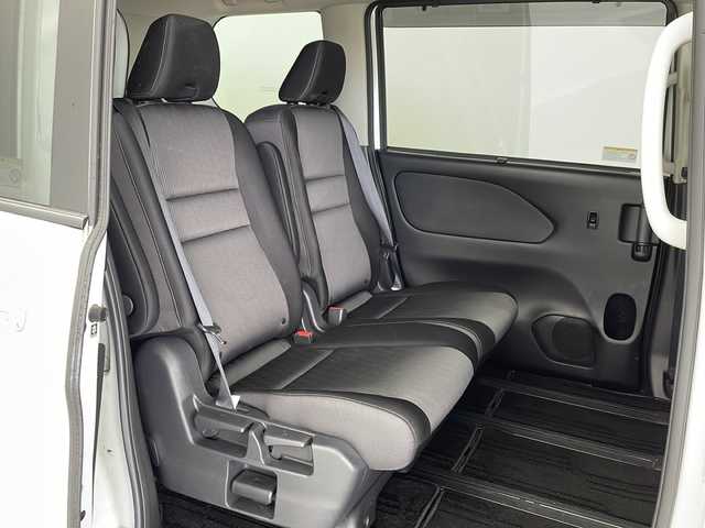 日産 セレナ e－パワー ハイウェイスター V 茨城県 2022(令4)年 2.7万km ブリリアントホワイトパール 2トーン 純正１０型ナビ　フルセグＴＶ　Ｂｌｕｅｔｏｏｔｈ　全周囲カメラ　後席モニター　スマートルームミラー　ブラインドスポットモニター　レーダークルーズコントロール　衝突軽減ブレーキ　ＬＥＤヘッドランプ