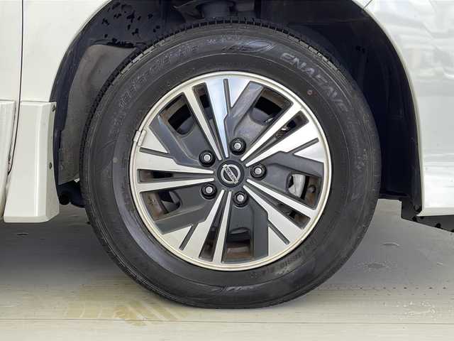 日産 セレナ e－パワー ハイウェイスター V 茨城県 2022(令4)年 2.7万km ブリリアントホワイトパール 2トーン 純正１０型ナビ　フルセグＴＶ　Ｂｌｕｅｔｏｏｔｈ　全周囲カメラ　後席モニター　スマートルームミラー　ブラインドスポットモニター　レーダークルーズコントロール　衝突軽減ブレーキ　ＬＥＤヘッドランプ