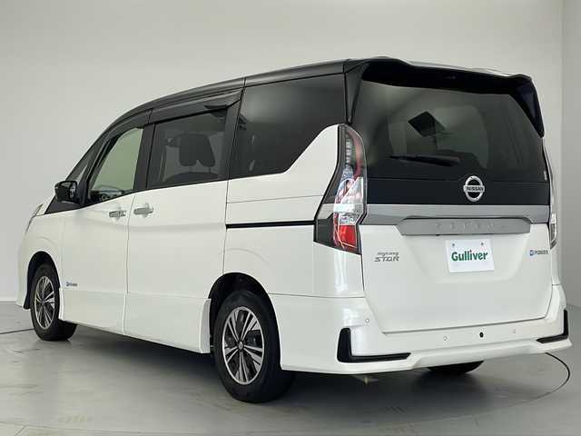 日産 セレナ e－パワー ハイウェイスター V 茨城県 2022(令4)年 2.7万km ブリリアントホワイトパール 2トーン 純正１０型ナビ　フルセグＴＶ　Ｂｌｕｅｔｏｏｔｈ　全周囲カメラ　後席モニター　スマートルームミラー　ブラインドスポットモニター　レーダークルーズコントロール　衝突軽減ブレーキ　ＬＥＤヘッドランプ