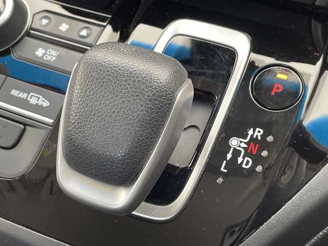 ホンダ フリード＋ ハイブリット クロスター ホンダセンシング 愛知県 2020(令2)年 4.5万km プレミアムクリスタルレッドM ホンダセンシング/9型ナビ/両側パワースライドドア/レーダークルーズコントロール/シートヒーター/バックカメラ/コーナーセンサー/純正アルミホイール/LEDヘッドライト/レーンキープアシスト/ETC/ステアリングスイッチ/Bluetooth/衝突軽減システム/CD DVD/スマートキー/プッシュスタート