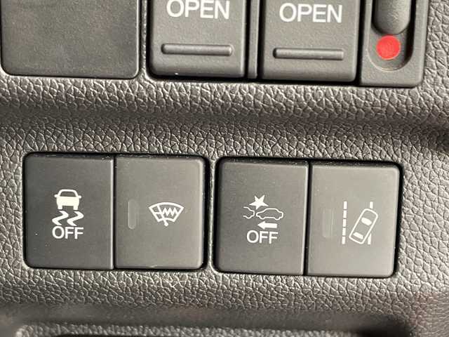 ホンダ フリード＋ ハイブリット クロスター ホンダセンシング 愛知県 2020(令2)年 4.5万km プレミアムクリスタルレッドM ホンダセンシング/9型ナビ/両側パワースライドドア/レーダークルーズコントロール/シートヒーター/バックカメラ/コーナーセンサー/純正アルミホイール/LEDヘッドライト/レーンキープアシスト/ETC/ステアリングスイッチ/Bluetooth/衝突軽減システム/CD DVD/スマートキー/プッシュスタート