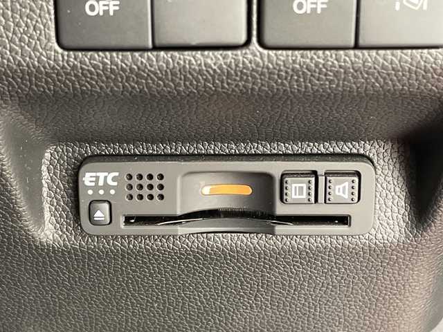 ホンダ フリード＋ ハイブリット クロスター ホンダセンシング 愛知県 2020(令2)年 4.5万km プレミアムクリスタルレッドM ホンダセンシング/9型ナビ/両側パワースライドドア/レーダークルーズコントロール/シートヒーター/バックカメラ/コーナーセンサー/純正アルミホイール/LEDヘッドライト/レーンキープアシスト/ETC/ステアリングスイッチ/Bluetooth/衝突軽減システム/CD DVD/スマートキー/プッシュスタート