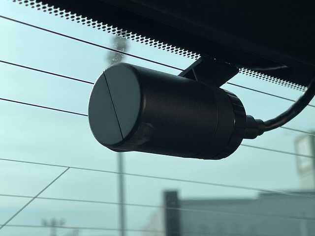 トヨタ クラウン ハイブリッド RS Four 青森県 2020(令2)年 7.3万km ホワイトパールクリスタルシャイン 4WD/純正SDナビ・フルセグTV/CD・DVD・Bluetooth・SD・USB/バックカメラ/前席パワーシート・シートヒーター/ステアリングヒーター/セーフティセンス/プリクラッシュセーフティ/レーダークルーズコントロール/レーントレーシングアシスト/アダプティブハイビーム/クリアランスソナー/OP電動リアサンシェード/パドルシフト/AC100V100W/純正ビルトインETC2.0/前後ドライブレコーダー/社外革調シートカバー/3眼LEDヘッドランプ/LEDフォグランプ/社外車高調（純正有）/社外20インチアルミ/社外マフラー（ガナドール）/社外アンダーエアロ（DUEX）