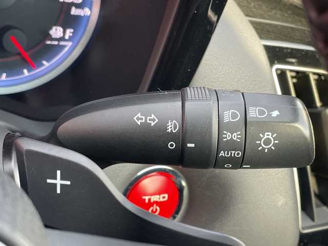 トヨタ クラウン ハイブリッド RS Four 青森県 2020(令2)年 7.3万km ホワイトパールクリスタルシャイン 4WD/純正SDナビ・フルセグTV/CD・DVD・Bluetooth・SD・USB/バックカメラ/前席パワーシート・シートヒーター/ステアリングヒーター/セーフティセンス/プリクラッシュセーフティ/レーダークルーズコントロール/レーントレーシングアシスト/アダプティブハイビーム/クリアランスソナー/OP電動リアサンシェード/パドルシフト/AC100V100W/純正ビルトインETC2.0/前後ドライブレコーダー/社外革調シートカバー/3眼LEDヘッドランプ/LEDフォグランプ/社外車高調（純正有）/社外20インチアルミ/社外マフラー（ガナドール）/社外アンダーエアロ（DUEX）