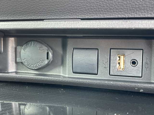 トヨタ クラウン ハイブリッド RS Four 青森県 2020(令2)年 7.3万km ホワイトパールクリスタルシャイン 4WD/純正SDナビ・フルセグTV/CD・DVD・Bluetooth・SD・USB/バックカメラ/前席パワーシート・シートヒーター/ステアリングヒーター/セーフティセンス/プリクラッシュセーフティ/レーダークルーズコントロール/レーントレーシングアシスト/アダプティブハイビーム/クリアランスソナー/OP電動リアサンシェード/パドルシフト/AC100V100W/純正ビルトインETC2.0/前後ドライブレコーダー/社外革調シートカバー/3眼LEDヘッドランプ/LEDフォグランプ/社外車高調（純正有）/社外20インチアルミ/社外マフラー（ガナドール）/社外アンダーエアロ（DUEX）