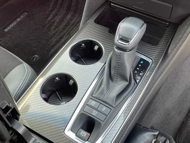 トヨタ クラウン ハイブリッド RS Four 青森県 2020(令2)年 7.3万km ホワイトパールクリスタルシャイン 4WD/純正SDナビ・フルセグTV/CD・DVD・Bluetooth・SD・USB/バックカメラ/前席パワーシート・シートヒーター/ステアリングヒーター/セーフティセンス/プリクラッシュセーフティ/レーダークルーズコントロール/レーントレーシングアシスト/アダプティブハイビーム/クリアランスソナー/OP電動リアサンシェード/パドルシフト/AC100V100W/純正ビルトインETC2.0/前後ドライブレコーダー/社外革調シートカバー/3眼LEDヘッドランプ/LEDフォグランプ/社外車高調（純正有）/社外20インチアルミ/社外マフラー（ガナドール）/社外アンダーエアロ（DUEX）