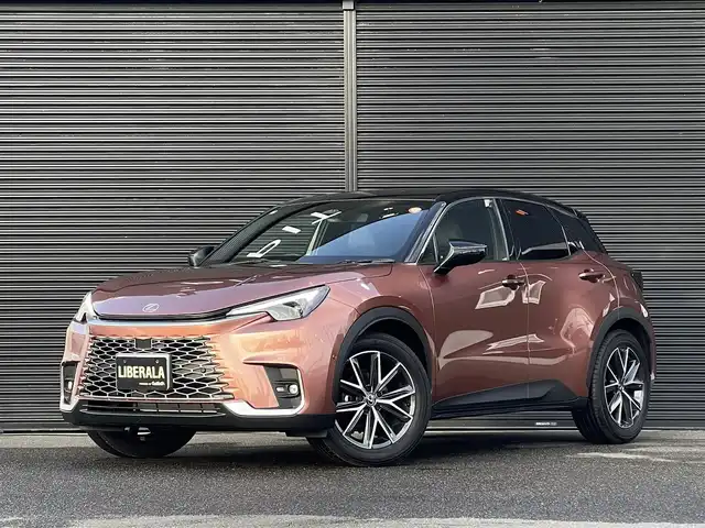 レクサス ＬＢＸ クール 山梨県 2025(令7)年 0.3万km 茶Ⅱ マークレビンソン　/純正９．８ＤＡ　/ナビ　/全周囲カメラ　/フルセグ　/ＨＵＤ　/ＡＣＣ　/ＬＫＡ　/ＢＳＡ　/ＬＥＤ　/Ａライト　/Ａハイビーム　/Ｄ席Ｐシート　/シートＨ　/Ｐバックドア　/カープレイ　/保証書　/スペアＫ