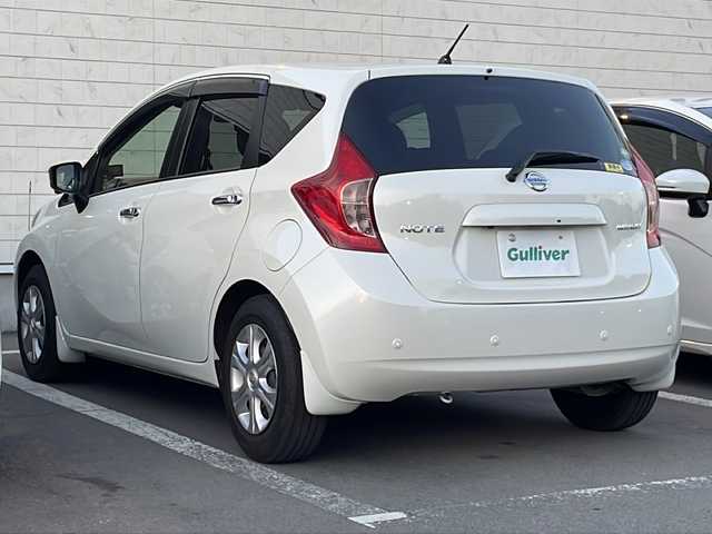 日産 ノート メダリスト X 静岡県 2016(平28)年 4.5万km ブリリアントホワイトパール /純正ナビ/地デジTV//純正CD/DVD/Bluetooth//バック/全周囲カメラ//エマージェンシーブレーキ//レーンキープアシスト//スマートキー//ETC//オートライト