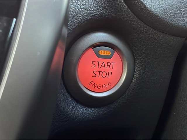 日産 ノート メダリスト X 静岡県 2016(平28)年 4.5万km ブリリアントホワイトパール /純正ナビ/地デジTV//純正CD/DVD/Bluetooth//バック/全周囲カメラ//エマージェンシーブレーキ//レーンキープアシスト//スマートキー//ETC//オートライト