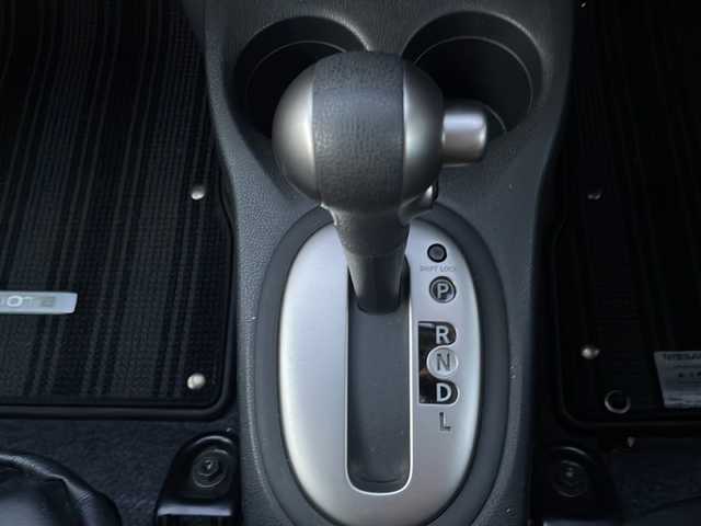 日産 ノート メダリスト X 静岡県 2016(平28)年 4.5万km ブリリアントホワイトパール /純正ナビ/地デジTV//純正CD/DVD/Bluetooth//バック/全周囲カメラ//エマージェンシーブレーキ//レーンキープアシスト//スマートキー//ETC//オートライト