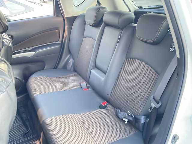 日産 ノート メダリスト X 静岡県 2016(平28)年 4.5万km ブリリアントホワイトパール /純正ナビ/地デジTV//純正CD/DVD/Bluetooth//バック/全周囲カメラ//エマージェンシーブレーキ//レーンキープアシスト//スマートキー//ETC//オートライト