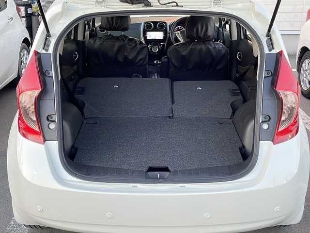 日産 ノート メダリスト X 静岡県 2016(平28)年 4.5万km ブリリアントホワイトパール /純正ナビ/地デジTV//純正CD/DVD/Bluetooth//バック/全周囲カメラ//エマージェンシーブレーキ//レーンキープアシスト//スマートキー//ETC//オートライト