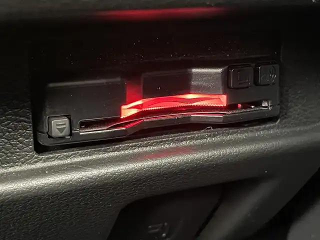 スズキ スペーシア カスタム HYBRID XS 千葉県 2024(令6)年 1.8万km ピュアホワイトP スズキセーフティサポート/・衝突軽減ブレーキ/レーンキープアシスト/・レーダークルーズコントロール/オートハイビーム/・クリアランスソナー/社外ナビ(AVIC-RZ114)/・BT/USB/バックカメラ/ETC/電動パーキングブレーキ/両側パワースライドドア/リアサーキュレーター/ハーフレザーシート/シートヒーター(D/N席)/ステアリングヒーター/LEDヘッドライト/オートライト/フォグライト/スマートキー/プッシュスタート/フロアマット/純正15インチAW