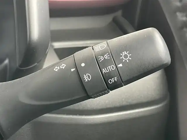 スズキ スペーシア カスタム HYBRID XS 千葉県 2024(令6)年 1.8万km ピュアホワイトP スズキセーフティサポート/・衝突軽減ブレーキ/レーンキープアシスト/・レーダークルーズコントロール/オートハイビーム/・クリアランスソナー/社外ナビ(AVIC-RZ114)/・BT/USB/バックカメラ/ETC/電動パーキングブレーキ/両側パワースライドドア/リアサーキュレーター/ハーフレザーシート/シートヒーター(D/N席)/ステアリングヒーター/LEDヘッドライト/オートライト/フォグライト/スマートキー/プッシュスタート/フロアマット/純正15インチAW