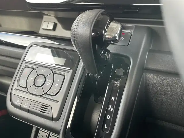 スズキ スペーシア カスタム HYBRID XS 千葉県 2024(令6)年 1.8万km ピュアホワイトP スズキセーフティサポート/・衝突軽減ブレーキ/レーンキープアシスト/・レーダークルーズコントロール/オートハイビーム/・クリアランスソナー/社外ナビ(AVIC-RZ114)/・BT/USB/バックカメラ/ETC/電動パーキングブレーキ/両側パワースライドドア/リアサーキュレーター/ハーフレザーシート/シートヒーター(D/N席)/ステアリングヒーター/LEDヘッドライト/オートライト/フォグライト/スマートキー/プッシュスタート/フロアマット/純正15インチAW