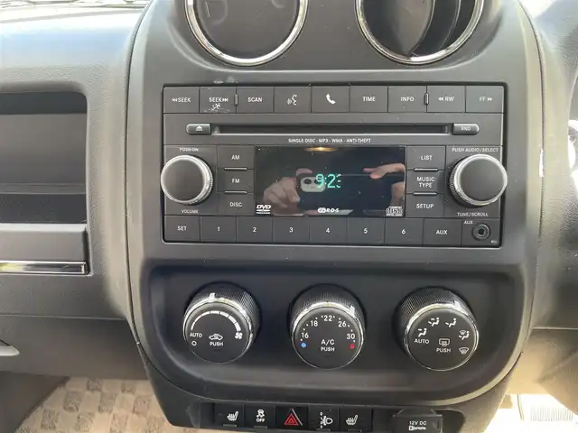 クライスラー・ジープ ジープ コンパス リミテッド 神奈川県 2012(平24)年 3.6万km オニキスグリーン ワンオーナー /サイドビューカメラ  /社外ETC　/クルーズコントロール　/運転席パワーシート　/前席シートヒーター　/純正フロアマット　/純正アルミホイール　/取扱説明書　/保証書　/ハロゲンヘッドライト