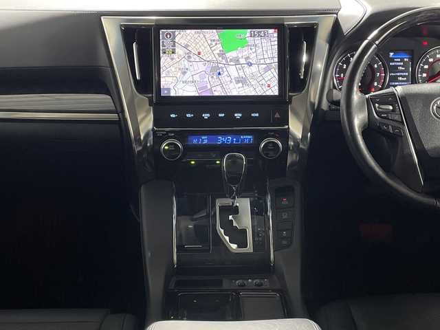 トヨタ アルファード S Cパッケージ 神奈川県 2019(令1)年 2.1万km ブラック 3眼LEDヘッドランプセット/純正10型SDナビゲーション【NSZN-Z68T】/純正フリップダウンモニター/フルセグ　Bluetooth　SD　CD DVD/バックカメラ/パワーバックドア/両側電動スライドドア【サンシェード】/セーフティセンス/プリクラッシュセーフティ/レーンディパーチャーアラート/オートマチックハイビーム/レーダークルーズコントロール/前後ソナー/先行車発進告知/革シート/前席パワーシート/シートヒーター/ベンチレーション/運転席ポジションメモリー/革巻きステアリング/ステアリングスイッチ/ステアリングヒーター/2列目オットマン/純正前方ドライブレコーダー/純正ビルトインETC/電動パーキングブレーキ/オートブレーキホールド/自動防眩ミラー/プッシュスタート/スマートキー/オートライト/純正18インチアルミホイール/純正リアスポイラー/電格ウインカーミラー