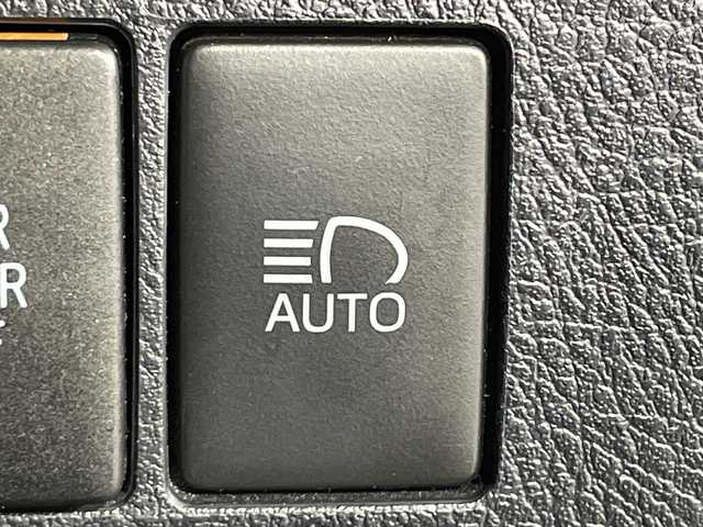 トヨタ アルファード S Cパッケージ 神奈川県 2019(令1)年 2.1万km ブラック 3眼LEDヘッドランプセット/純正10型SDナビゲーション【NSZN-Z68T】/純正フリップダウンモニター/フルセグ　Bluetooth　SD　CD DVD/バックカメラ/パワーバックドア/両側電動スライドドア【サンシェード】/セーフティセンス/プリクラッシュセーフティ/レーンディパーチャーアラート/オートマチックハイビーム/レーダークルーズコントロール/前後ソナー/先行車発進告知/革シート/前席パワーシート/シートヒーター/ベンチレーション/運転席ポジションメモリー/革巻きステアリング/ステアリングスイッチ/ステアリングヒーター/2列目オットマン/純正前方ドライブレコーダー/純正ビルトインETC/電動パーキングブレーキ/オートブレーキホールド/自動防眩ミラー/プッシュスタート/スマートキー/オートライト/純正18インチアルミホイール/純正リアスポイラー/電格ウインカーミラー