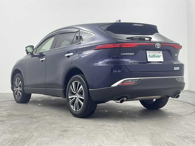 トヨタ ハリアー ハイブリッド G 三重県 2020(令2)年 3.1万km ダークブルーマイカ 禁煙車/トヨタセーフティセンス/・プリクラッシュセーフティ/・オートマチックハイビーム/・レーダークルーズコントロール/・ロードサインアシスト/・レーントレーシングアシスト/・先行車発進告知/クリアランスソナー/パワーバックドア/BSM/RCTA/純正ディスプレイオーディオ/・フルセグTV/・ナビ機能/・Bluetooth/・スマートフォン連携/バックカメラ/革巻きステアリング/オートライト/LEDヘッドライト/フォグランプ/ハーフレザーシート/パワーシート/純正18インチアルミホイール/W+サイド+カーテンエアバック