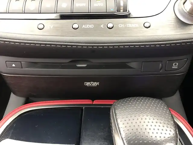 レクサス ＬＳ 500h Fスポーツ 愛知県 2018(平30)年 8.9万km ホワイトノーヴァガラスフレーク TRDスポーツフルエアロ/TRDスポーツ4本出しマフラー/マークレビンソン/赤本革シート/前席パワーシート/前席シートヒーター/全席シートベンチレーション/ステアリングヒーター/純正12.3インチメモリナビ/（BT/CD/DVD/フルセグTV/AUX)/全方位バックカメラ/デジタルインナーミラー/電動トランク/電動リアウィンドウサンシェード/3眼LEDヘッドライト/レクサスセーフティテクノロジー/・ブラインドスポットモニター/・パーキングサポートブレーキ/・クリアランスソナー/・レーンキープアシスト/・プリクラッシュセーフティ/・ヘッドアップディスプレイ/ETC2.0/SportS＋モード/SportSモード/Comfortモード/エコモード/EVモード/純正LEDヘッドライト/純正20インチAW/カーテンエアバッグ