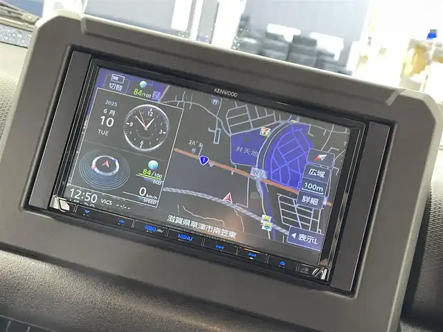 スズキ ジムニー XC 滋賀県 2022(令4)年 2万km ブルーイッシュブラックパール3 社外ナビ/・TV・CD・DVD・Bluetooth・USB・SD・AUX/バックカメラ/ETC/前方ドライブレコーダー/クルーズコントロール/レーンキープアシスト/ダウンヒルアシストコントロール/横滑り防止機能/センターデフロック/前席シートヒーター/ステアリングスイッチ/革巻きステアリング/背面タイヤ/純正15インチアルミホイール