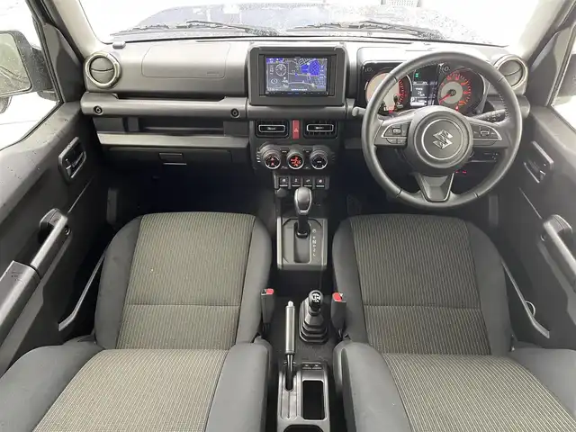 スズキ ジムニー XC 滋賀県 2022(令4)年 2万km ブルーイッシュブラックパール3 社外ナビ/・TV・CD・DVD・Bluetooth・USB・SD・AUX/バックカメラ/ETC/前方ドライブレコーダー/クルーズコントロール/レーンキープアシスト/ダウンヒルアシストコントロール/横滑り防止機能/センターデフロック/前席シートヒーター/ステアリングスイッチ/革巻きステアリング/背面タイヤ/純正15インチアルミホイール
