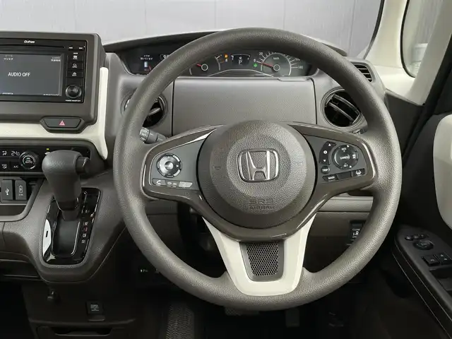 ホンダ Ｎ ＢＯＸ L 道南・函館 2021(令3)年 2.6万km ブリティッシュグリーンP ナビ（FM/AM）/4WD /PD(片側) /シートヒーター /ABS /ACC /LKA /コーナーセンサー /Bカメラ /LEDヘッドライト