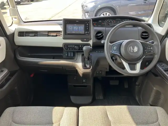 ホンダ Ｎ ＢＯＸ L 道南・函館 2021(令3)年 2.6万km ブリティッシュグリーンP ・衝突被害軽減ブレーキ/・レーダークルーズコントロール/・レーンキープアシスト/・純正ディスプレイオーディオ/・ワンセグTV/・バックカメラ/・片側パワースライドドア/・前席シートヒーター/・純正LEDヘッドライト/・オートライト/・スマートキー/・エンジンプッシュスタート