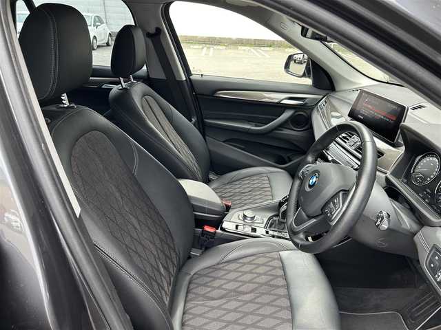ＢＭＷ Ｘ１ xDrive 18d xライン 道東・釧路十勝 2020(令2)年 3.7万km ミネラルグレー ハーフレザー/シートヒーター/パワーシート/パワーバックドア/バックカメラ/コーナーセンサー(前後)/純正HDDナビ/BT/USB/純正ドライブレコーダー(前後)/革巻ステアリング/リモコン/プッシュスタート/スマートキー/純正18インチAW/インテリジェントセーフティ/LEDヘッドライト/オートライト/フロント/リアフォグライト/パークディスタンスコントロール
