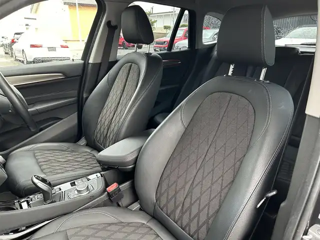 ＢＭＷ Ｘ１ xDrive 18d xライン 道東・釧路十勝 2020(令2)年 3.7万km ミネラルグレー ハーフレザー/シートヒーター/パワーシート/パワーバックドア/バックカメラ/コーナーセンサー(前後)/純正HDDナビ/BT/USB/純正ドライブレコーダー(前後)/革巻ステアリング/リモコン/プッシュスタート/スマートキー/純正18インチAW/インテリジェントセーフティ/LEDヘッドライト/オートライト/フロント/リアフォグライト/パークディスタンスコントロール