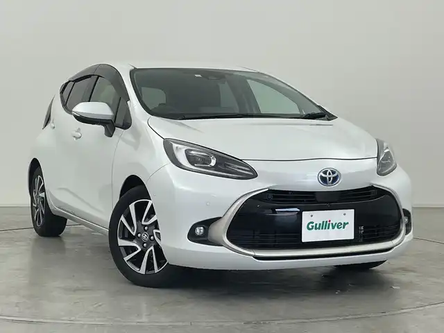 トヨタ アクア Z 群馬県 2023(令5)年 0.4万km プラチナホワイトパールマイカ 純正１０．５型ナビ　フルセグＴＶ　全周囲カメラ　ビルトインＥＴＣ　ハーフレザーシート　シートヒーター　パワーシート　ステアリングヒーター　ＢＳＭ　アダプティブクルーズコントロール　スマートキー　禁煙車