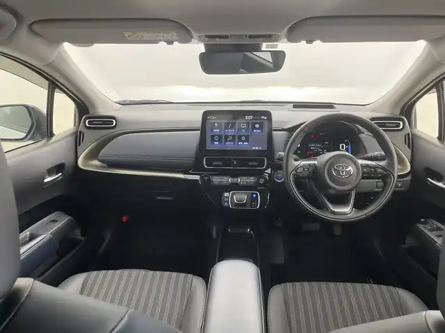トヨタ アクア Z 群馬県 2023(令5)年 0.4万km プラチナホワイトパールマイカ 純正１０．５型ナビ　フルセグＴＶ　全周囲カメラ　ビルトインＥＴＣ　ハーフレザーシート　シートヒーター　パワーシート　ステアリングヒーター　ＢＳＭ　アダプティブクルーズコントロール　スマートキー　禁煙車