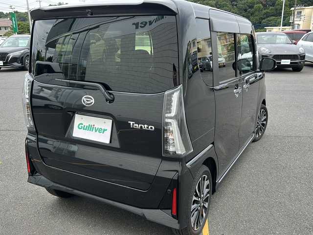 ダイハツ タント カスタム RS 茨城県 2024(令6)年 0.5万km ブラックマイカメタリック 社外ディスプレイオーディオ/　　BT/CD/バックカメラ/両側パワースライドドア/N席イージークローザー/LEDオートライト/ハーフレザーシート/シートヒーター/純正15インチアルミホイール/アイドリングストップ/スマートキー/ETC