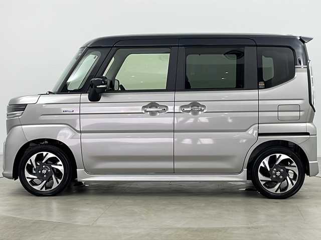 スズキ スペーシア カスタム HYBRID XS 道央・札幌 2024(令6)年 0.1万km未満 スチールシルバーメタリック/ブルーイッシュブラックパール ・4WD/・寒冷地仕様/・純正メモリーナビ&フルセグ&CD&DVD&BT&Applecarplay&Androioauto&USB&ipod&HDMI/・スズキセーフティサポート/・ヘッドアップディスプレイ/・デュアルセンサーブレーキサポート/・レーンディパーチャープリペンション/・アダプティブクルーズコントロール/・標識認識機能/・先行車発進お知らせ/・レーンキープアシスト/・全方位カメラ/・両側パワースライドドア/・シートヒーター/・ハンドルヒーター/・革巻きステアリング/・ステアリングスイッチ/・電動パーキングホールド/・後席パーソナルテーブル/・スリムサーキュレーター/・オートライト/・LEDヘッドライト/・LEDフォグランプ/・ヘッドライトレベライザー/・プッシュスタート/・アイドリングストップ/・スマートキー/・横滑り防止