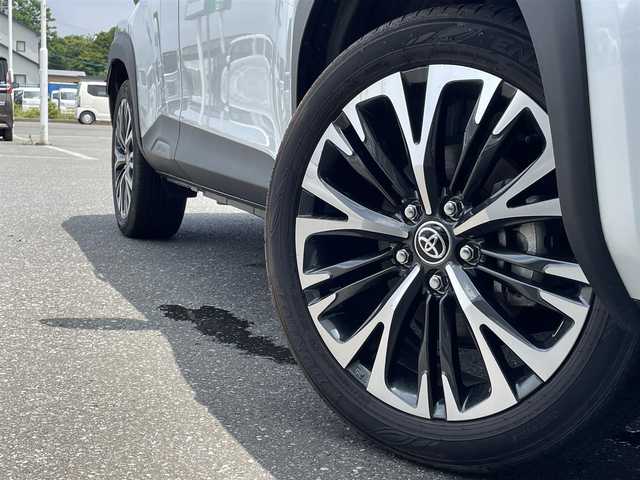 トヨタ ヤリスクロス ハイブリッド Z 青森県 2023(令5)年 3.4万km プラチナホワイトパールマイカ 純正ナビ/フルセグTV/BT/バックカメラ/トヨタセーフティセンス（LTA/PGS/BSM）/ETC/ステアリングヒーター/D席パワーシート/前席シートヒーター/アダプティブクルーズコントロール/TVキャンセラー/AC100V1500Wアクセサリー