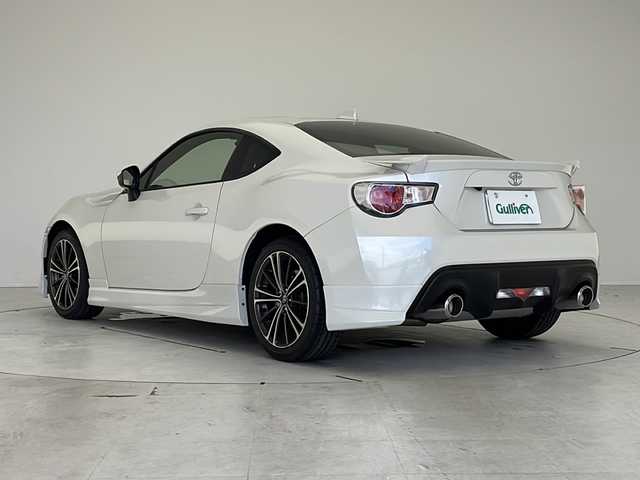 トヨタ ８６ GT リミテッド 愛知県 2016(平28)年 1.9万km クリスタルホワイトパール SDナビ（SDあり）/モデリスタエアロ/クルーズコントロール/シートヒーター/フルセグ/Bluetooth/バックカメラ/純正アルミホイール/LEDヘッドライト/パドルシフト/ドライブレコーダー/ETC/ステアリングスイッチ/スマートキー/プッシュスタート
