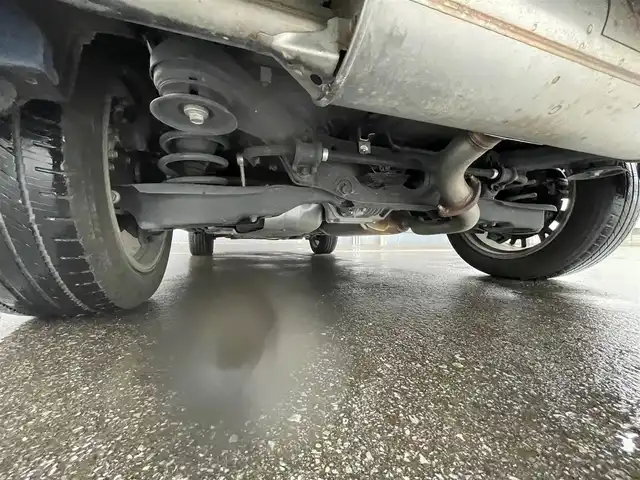 レクサス ＲＸ 200t Fスポーツ 青森県 2015(平27)年 6.8万km ブラック /4WD/ターボ/サンルーフ/純正ナビ/　(フルセグTV/DVD/Bt)/全方位カメラ/HUD/黒革シート/D席メモリー付き/　前席パワーシート/ベンチレーター/全席シートヒーター/革巻きステア/ノブ/パドルシフト/電動リアゲート/三眼LEDオートライト/シーケンシャルウインカー/オートマチックハイビーム/オートワイパー/電動チルトステア/アイドリングストップ/衝突被害軽減システム/横滑り防止機能/前後バンパーソナー/レーンキープアシスト/盗難防止機能/W/サイド/カーテン/ニーエアバッグ/ABS/スマートキーx2/カードキー/保証書/取説/ナビ取説/H30/R2/4/5/6/7年点検記録簿あり