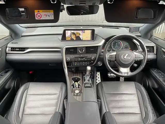 レクサス ＲＸ 200t Fスポーツ 青森県 2015(平27)年 6.8万km ブラック /4WD/ターボ/サンルーフ/純正ナビ/　(フルセグTV/DVD/Bt)/全方位カメラ/HUD/黒革シート/D席メモリー付き/　前席パワーシート/ベンチレーター/全席シートヒーター/革巻きステア/ノブ/パドルシフト/電動リアゲート/三眼LEDオートライト/シーケンシャルウインカー/オートマチックハイビーム/オートワイパー/電動チルトステア/アイドリングストップ/衝突被害軽減システム/横滑り防止機能/前後バンパーソナー/レーンキープアシスト/盗難防止機能/W/サイド/カーテン/ニーエアバッグ/ABS/スマートキーx2/カードキー/保証書/取説/ナビ取説/H30/R2/4/5/6/7年点検記録簿あり