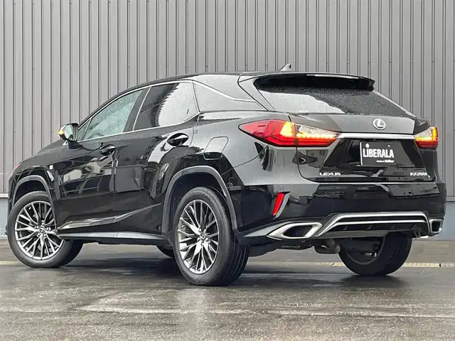 レクサス ＲＸ 200t Fスポーツ 青森県 2015(平27)年 6.8万km ブラック /4WD/ターボ/サンルーフ/純正ナビ/　(フルセグTV/DVD/Bt)/全方位カメラ/HUD/黒革シート/D席メモリー付き/　前席パワーシート/ベンチレーター/全席シートヒーター/革巻きステア/ノブ/パドルシフト/電動リアゲート/三眼LEDオートライト/シーケンシャルウインカー/オートマチックハイビーム/オートワイパー/電動チルトステア/アイドリングストップ/衝突被害軽減システム/横滑り防止機能/前後バンパーソナー/レーンキープアシスト/盗難防止機能/W/サイド/カーテン/ニーエアバッグ/ABS/スマートキーx2/カードキー/保証書/取説/ナビ取説/H30/R2/4/5/6/7年点検記録簿あり