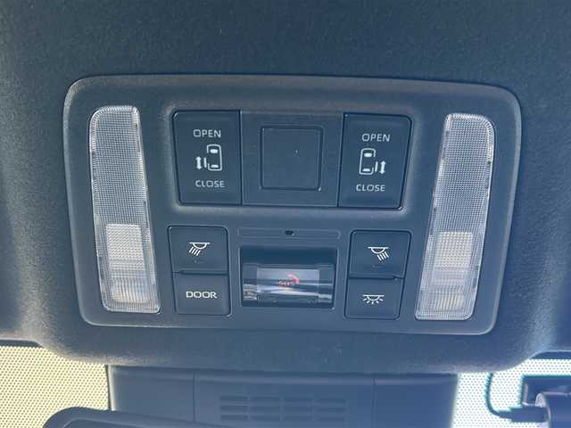 トヨタ ヴォクシー ハイブリッド S－Z 東京都 2022(令4)年 6.6万km ホワイトパールクリスタルシャイン ワンオーナー/コネクティッドナビ対応8インチディスプレイオーディオ/・DTV/BT/USB/AｐｐぇCarPlay/AndroidAuto/ラジオ/セーフティーセンス/・プリクラッシュセーフティー/・レーントレーシングアシスト/・レーンディパーチャーアラート/・レーダークルーズコントロール/・オートマチックハイビーム/・ロードサインアシスト/・ドライバー異常時対応システム/・プロアクティブドライビングアシスト/・発進遅れ告知機能/パーキングサポートブレーキ（前後方静止物）/ボディ同色ドアミラー（電動オート格納機能/ウインカー付）/ビルトインETC2.0/シートヒーター（運転席/助手席）/AC100V1200Wコンセント/取扱説明書/新車時保証書