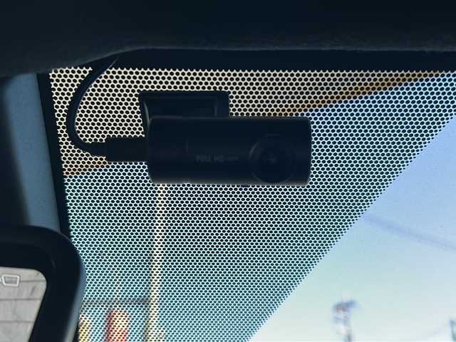 トヨタ ヴォクシー ハイブリッド S－Z 東京都 2022(令4)年 6.6万km ホワイトパールクリスタルシャイン ワンオーナー/コネクティッドナビ対応8インチディスプレイオーディオ/・DTV/BT/USB/AｐｐぇCarPlay/AndroidAuto/ラジオ/セーフティーセンス/・プリクラッシュセーフティー/・レーントレーシングアシスト/・レーンディパーチャーアラート/・レーダークルーズコントロール/・オートマチックハイビーム/・ロードサインアシスト/・ドライバー異常時対応システム/・プロアクティブドライビングアシスト/・発進遅れ告知機能/パーキングサポートブレーキ（前後方静止物）/ボディ同色ドアミラー（電動オート格納機能/ウインカー付）/ビルトインETC2.0/シートヒーター（運転席/助手席）/AC100V1200Wコンセント/取扱説明書/新車時保証書