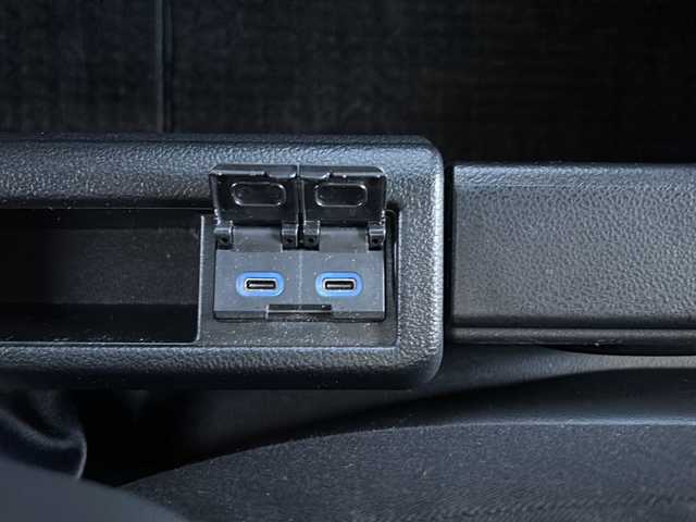 トヨタ ヴォクシー ハイブリッド S－Z 東京都 2022(令4)年 6.6万km ホワイトパールクリスタルシャイン ワンオーナー/コネクティッドナビ対応8インチディスプレイオーディオ/・DTV/BT/USB/AｐｐぇCarPlay/AndroidAuto/ラジオ/セーフティーセンス/・プリクラッシュセーフティー/・レーントレーシングアシスト/・レーンディパーチャーアラート/・レーダークルーズコントロール/・オートマチックハイビーム/・ロードサインアシスト/・ドライバー異常時対応システム/・プロアクティブドライビングアシスト/・発進遅れ告知機能/パーキングサポートブレーキ（前後方静止物）/ボディ同色ドアミラー（電動オート格納機能/ウインカー付）/ビルトインETC2.0/シートヒーター（運転席/助手席）/AC100V1200Wコンセント/取扱説明書/新車時保証書