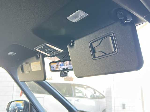 トヨタ ヴォクシー ハイブリッド S－Z 東京都 2022(令4)年 6.6万km ホワイトパールクリスタルシャイン ワンオーナー/コネクティッドナビ対応8インチディスプレイオーディオ/・DTV/BT/USB/AｐｐぇCarPlay/AndroidAuto/ラジオ/セーフティーセンス/・プリクラッシュセーフティー/・レーントレーシングアシスト/・レーンディパーチャーアラート/・レーダークルーズコントロール/・オートマチックハイビーム/・ロードサインアシスト/・ドライバー異常時対応システム/・プロアクティブドライビングアシスト/・発進遅れ告知機能/パーキングサポートブレーキ（前後方静止物）/ボディ同色ドアミラー（電動オート格納機能/ウインカー付）/ビルトインETC2.0/シートヒーター（運転席/助手席）/AC100V1200Wコンセント/取扱説明書/新車時保証書