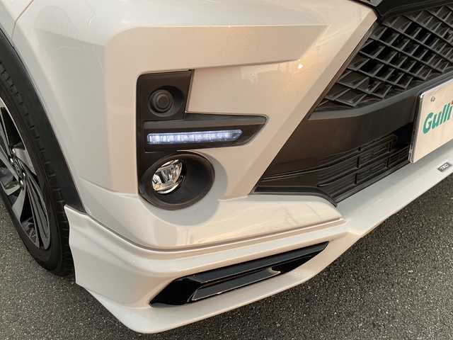 トヨタ ライズ Z 愛媛県 2023(令5)年 0.2万km シャイニングホワイトパール 社外9インチナビ/（フルセグTV/DVD/CD/BT）/全方位カメラ/スマートアシスト/・衝突被害軽減ブレーキ/・レーンキープアシスト/・レーダークルーズコントロール/・先行車発進お知らせ機能/BSM/TRDエアロ（F・S・R）/シートヒーター/ETC/ドライブレコーダー/LEDオートライト/フォグランプ/コーナーセンサー/革巻きステアリング/ステアリングスイッチ/純正17インチAW/純正フロアマット/スマートキー