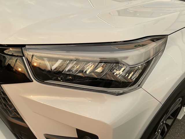 トヨタ ライズ Z 愛媛県 2023(令5)年 0.2万km シャイニングホワイトパール 社外9インチナビ/（フルセグTV/DVD/CD/BT）/全方位カメラ/スマートアシスト/・衝突被害軽減ブレーキ/・レーンキープアシスト/・レーダークルーズコントロール/・先行車発進お知らせ機能/BSM/TRDエアロ（F・S・R）/シートヒーター/ETC/ドライブレコーダー/LEDオートライト/フォグランプ/コーナーセンサー/革巻きステアリング/ステアリングスイッチ/純正17インチAW/純正フロアマット/スマートキー