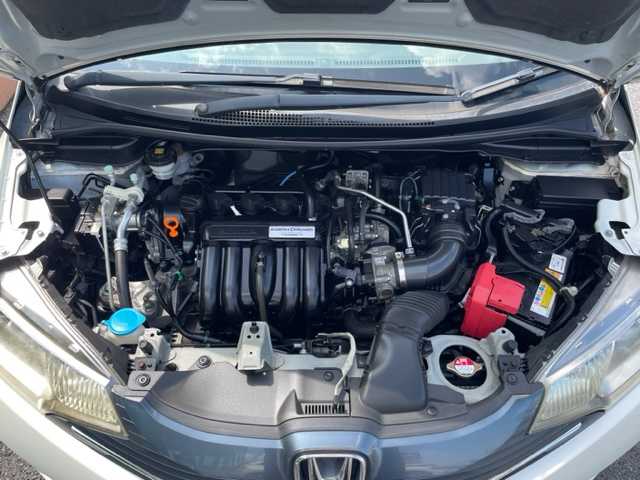 ホンダ フィット 13G Lパッケージ 茨城県 2014(平26)年 3.6万km パール 純正ＳＤナビ　/(BT/AM/FM)/ワンセグTV/プッシュスタート　/ＥＴＣ　/ＬＥＤヘッドライト　/純正フロアマット　/アイドリングストップ　/パワーステアリング　/パワーウィンドウ　/オートライト　/盗難防止装置　/横滑り防止装置　/ＡＢＳ　/保証書