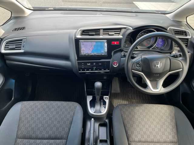 ホンダ フィット 13G Lパッケージ 茨城県 2014(平26)年 3.6万km パール 純正ＳＤナビ　/(BT/AM/FM)/ワンセグTV/プッシュスタート　/ＥＴＣ　/ＬＥＤヘッドライト　/純正フロアマット　/アイドリングストップ　/パワーステアリング　/パワーウィンドウ　/オートライト　/盗難防止装置　/横滑り防止装置　/ＡＢＳ　/保証書