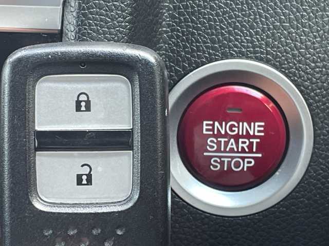 ホンダ フィット 13G Lパッケージ 茨城県 2014(平26)年 3.6万km パール 純正ＳＤナビ　/(BT/AM/FM)/ワンセグTV/プッシュスタート　/ＥＴＣ　/ＬＥＤヘッドライト　/純正フロアマット　/アイドリングストップ　/パワーステアリング　/パワーウィンドウ　/オートライト　/盗難防止装置　/横滑り防止装置　/ＡＢＳ　/保証書