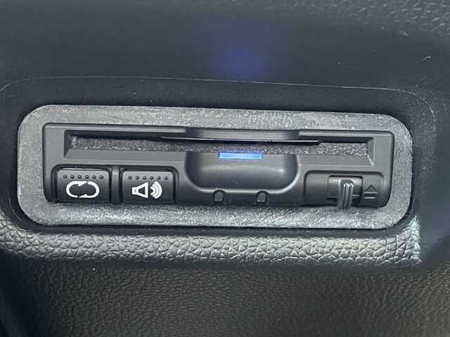 ホンダ フィット 13G Lパッケージ 茨城県 2014(平26)年 3.6万km パール 純正ＳＤナビ　/(BT/AM/FM)/ワンセグTV/プッシュスタート　/ＥＴＣ　/ＬＥＤヘッドライト　/純正フロアマット　/アイドリングストップ　/パワーステアリング　/パワーウィンドウ　/オートライト　/盗難防止装置　/横滑り防止装置　/ＡＢＳ　/保証書